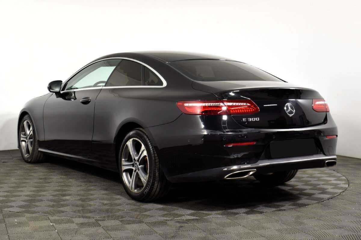 Б/У Мерседес-Бенц Е-Класс 2017 года. Фото: #5