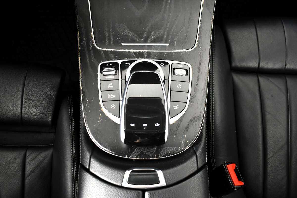 Б/У Мерседес-Бенц Е-Класс 2017 года. Фото: #13