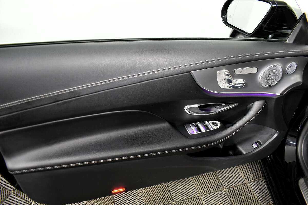 Б/У Мерседес-Бенц Е-Класс 2017 года. Фото: #14