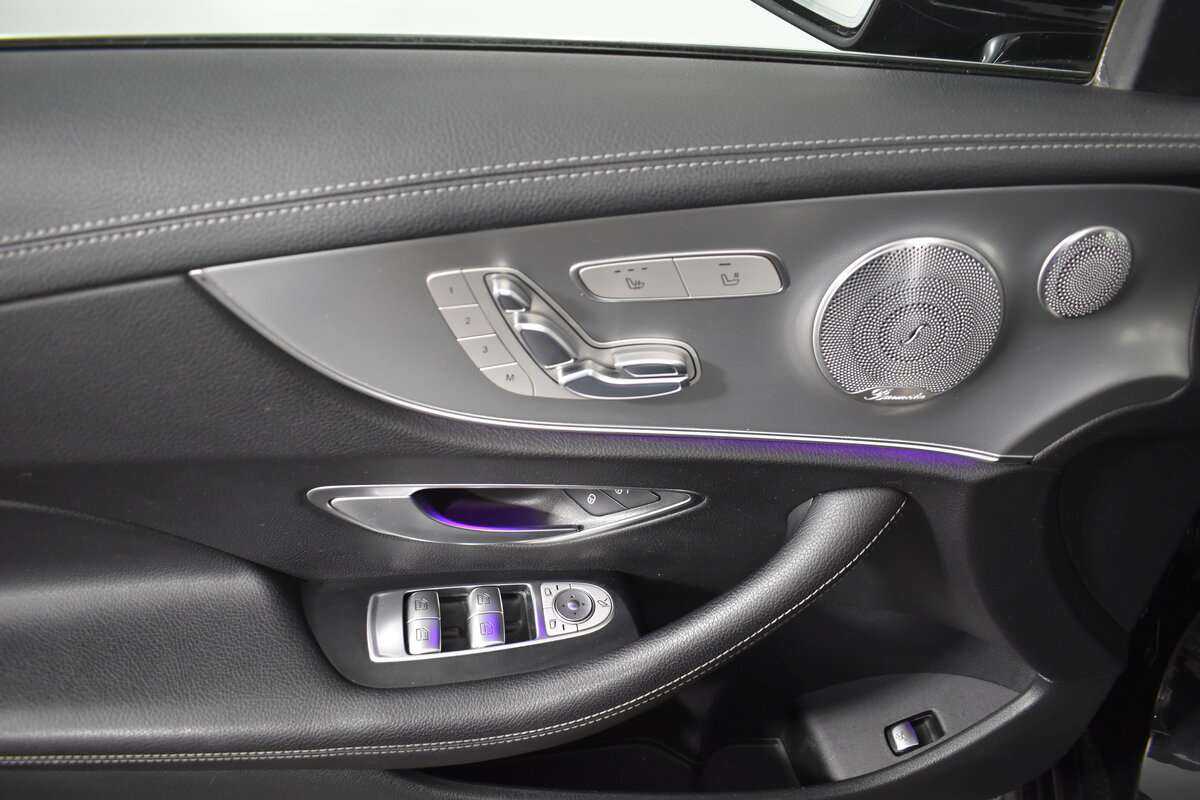 Б/У Мерседес-Бенц Е-Класс 2017 года. Фото: #15