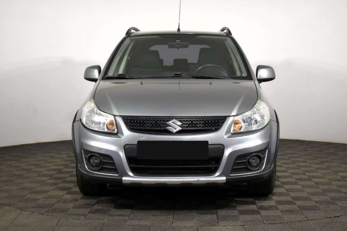 Б/У Сузуки С-Икс4 2013 года. Фото: #1