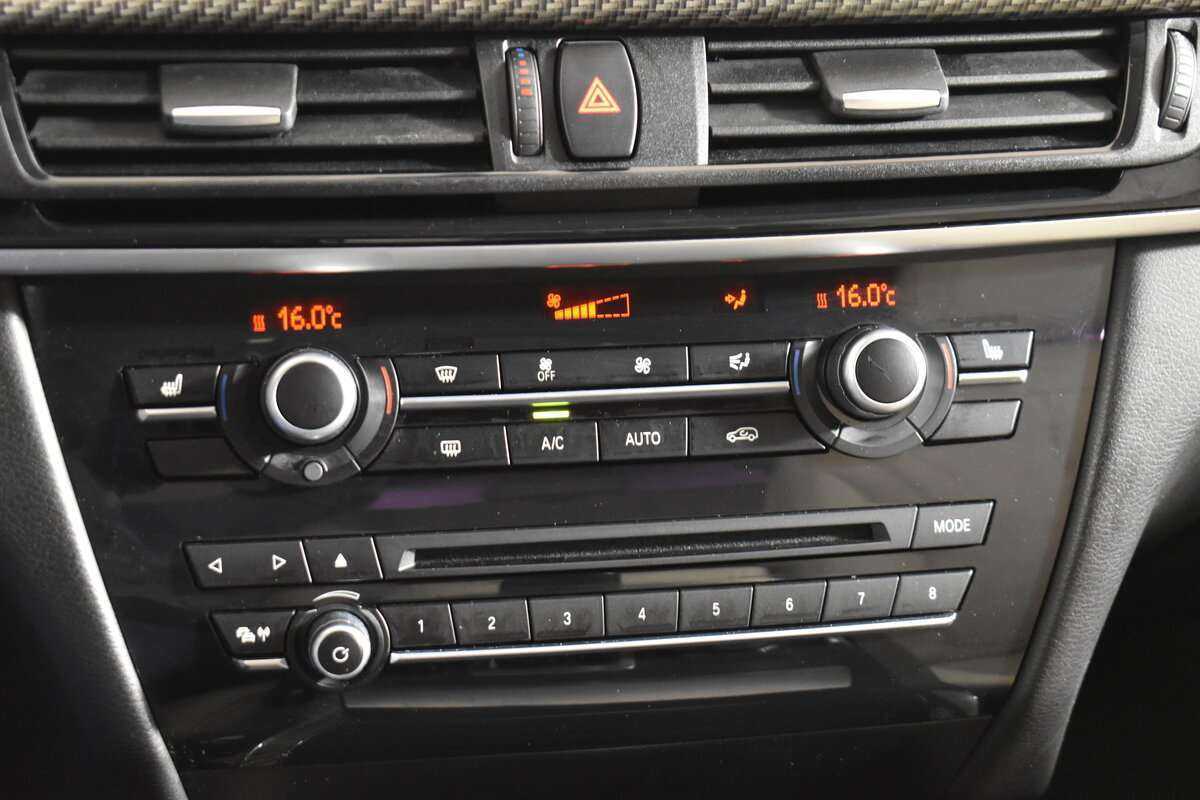 Б/У БМВ Икс5 2015 года. Фото: #17