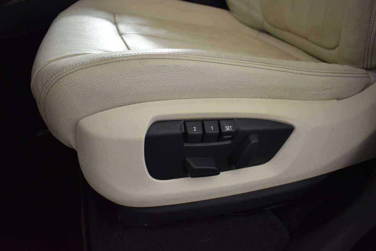 Б/У БМВ Икс5 2015 года. Фото: #22