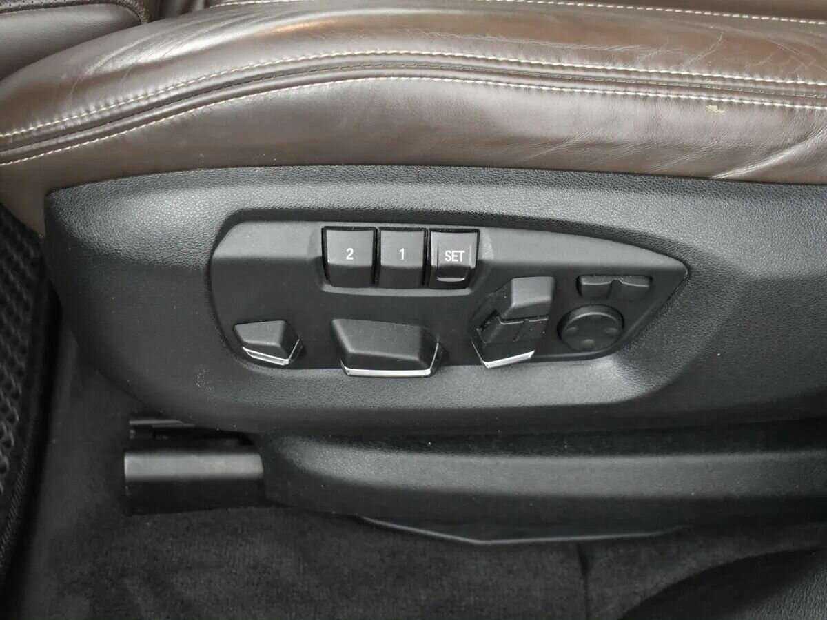 Б/У БМВ Икс5 2015 года. Фото: #15