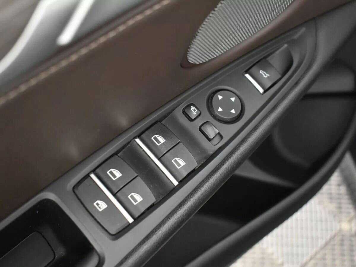 Б/У БМВ Икс5 2015 года. Фото: #17