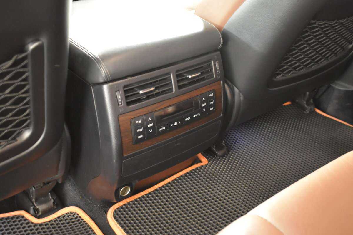 Б/У Тойота Лэнд Крузер 2016 года. Фото: #7