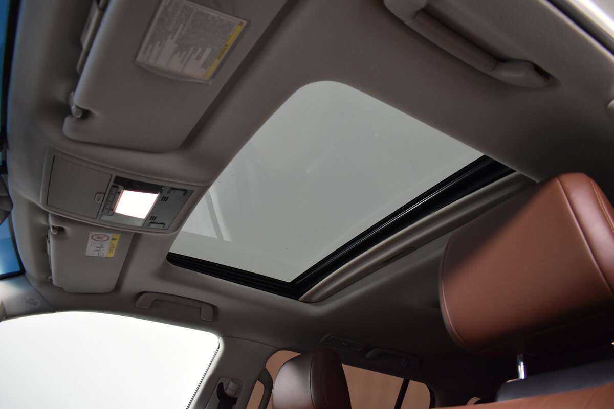 Б/У Тойота Лэнд Крузер 2016 года. Фото: #12