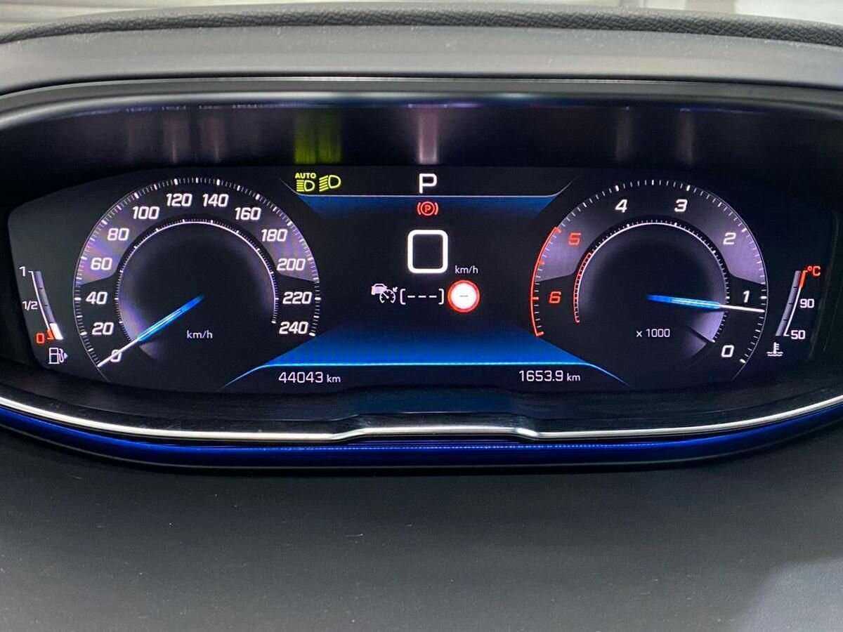 Б/У Пежо 5008 2021 года. Фото: #12