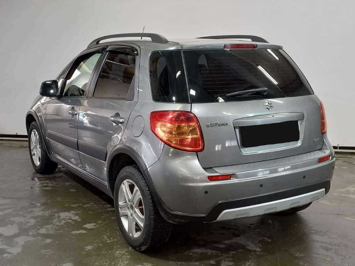 Б/У Сузуки С-Икс4 2010 года. Фото: #2