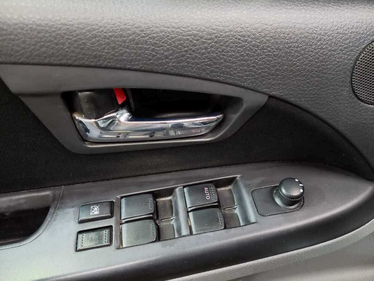 Б/У Сузуки С-Икс4 2010 года. Фото: #12