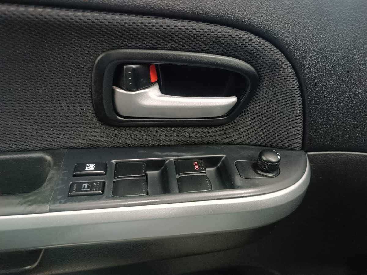 Б/У Сузуки Гранд Витара 2008 года. Фото: #15