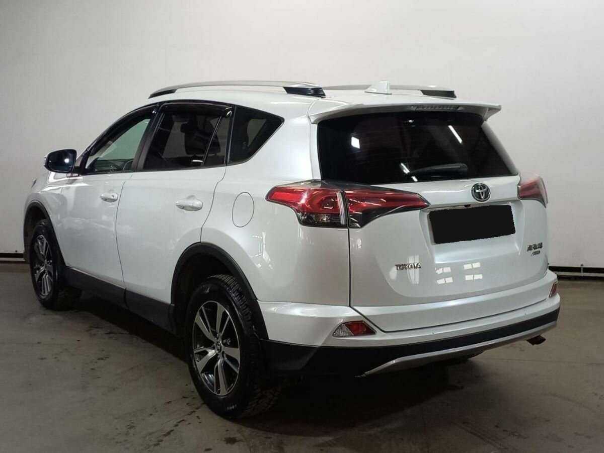 Б/У Тойота Рав4 2018 года. Фото: #6