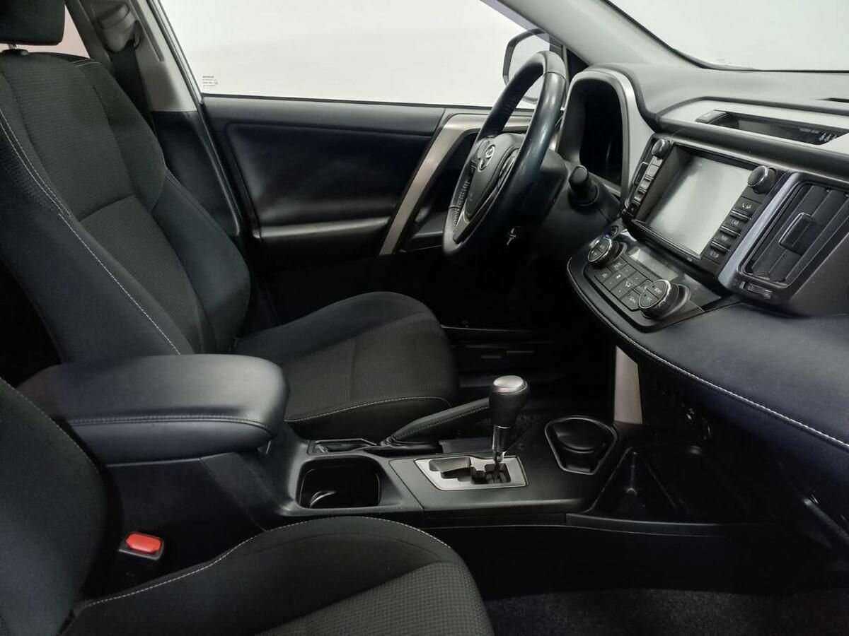 Б/У Тойота Рав4 2018 года. Фото: #9