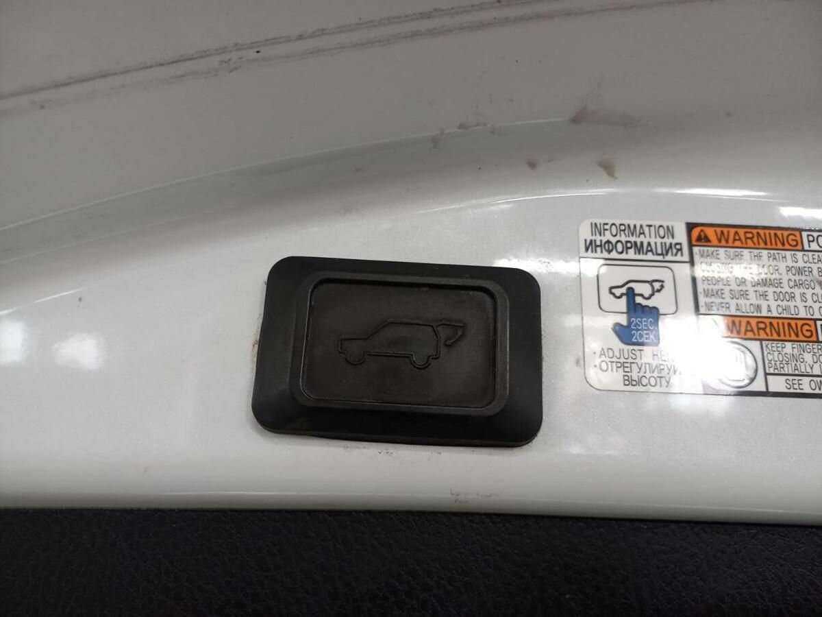 Б/У Тойота Рав4 2018 года. Фото: #17