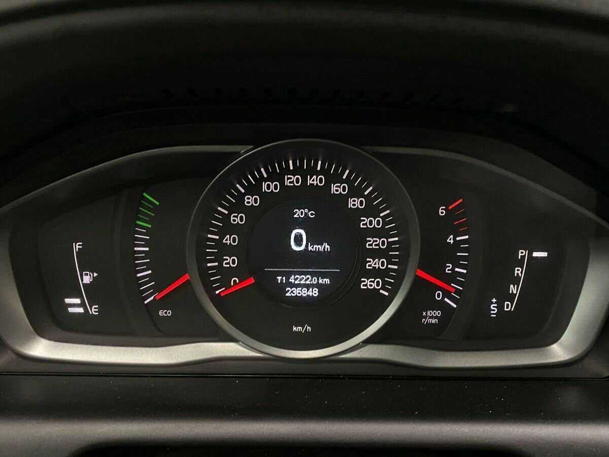 Б/У Вольво ИксЦ60 2013 года. Фото: #12