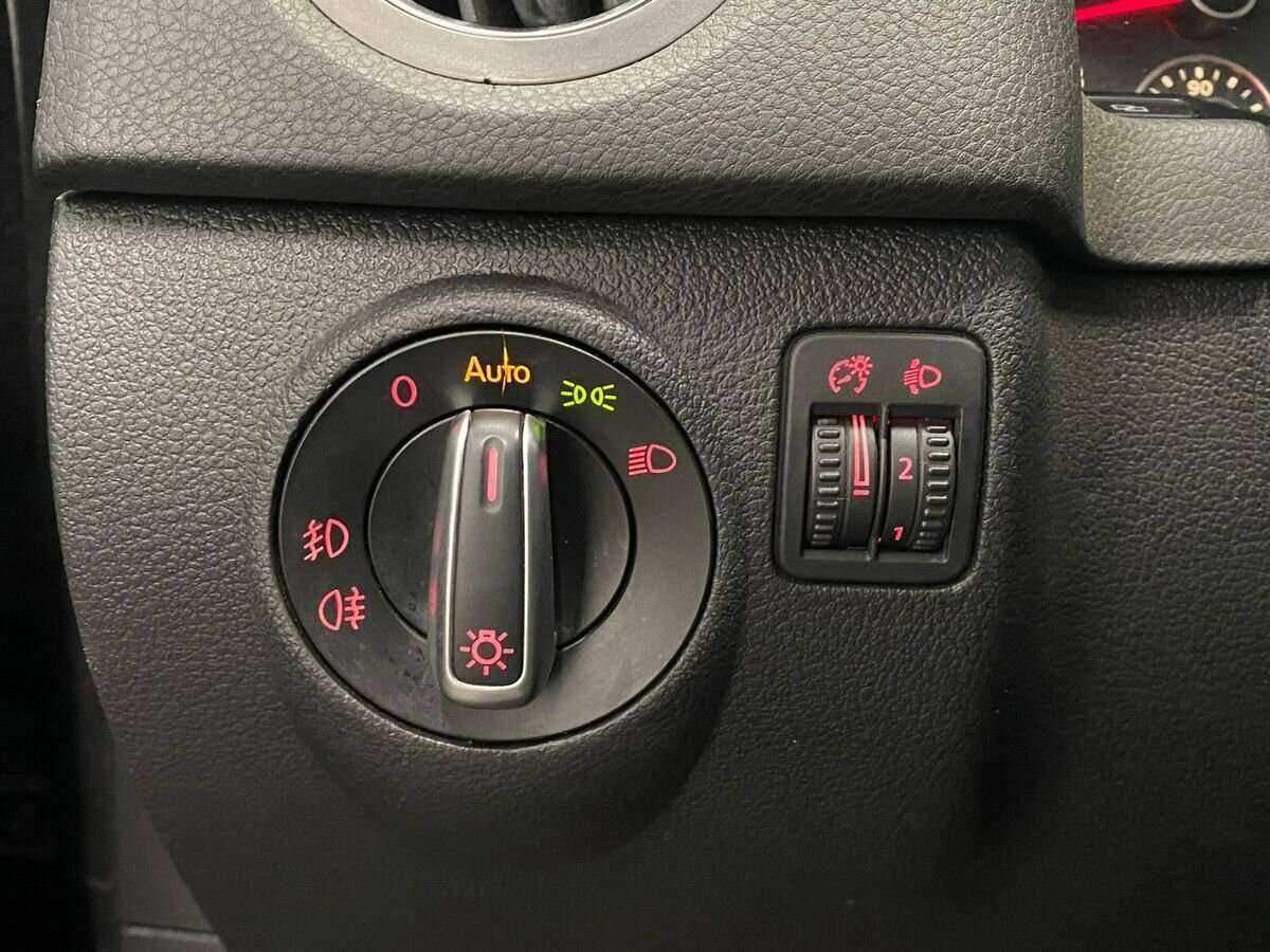 Б/У Фольксваген Тигуан 2011 года. Фото: #15