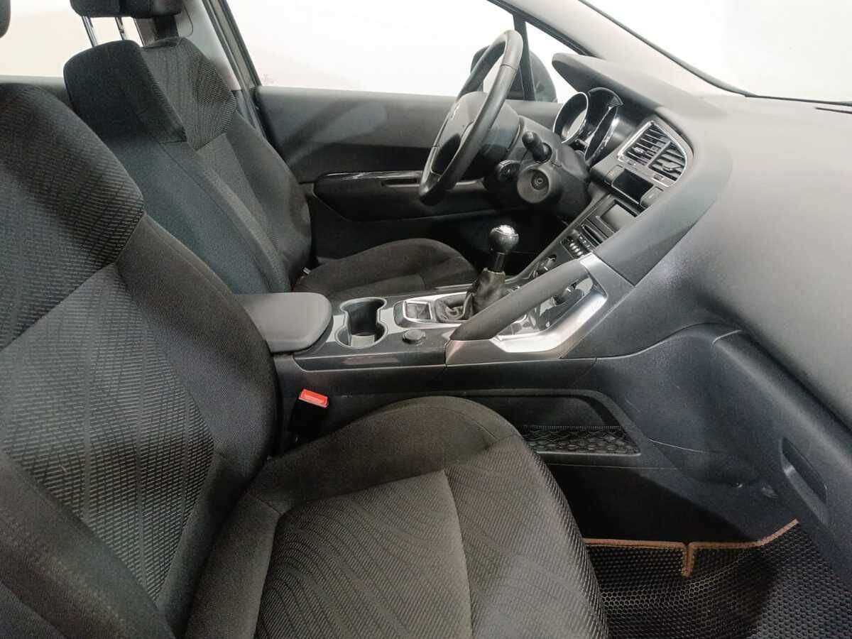 Б/У Пежо 3008 2011 года. Фото: #9