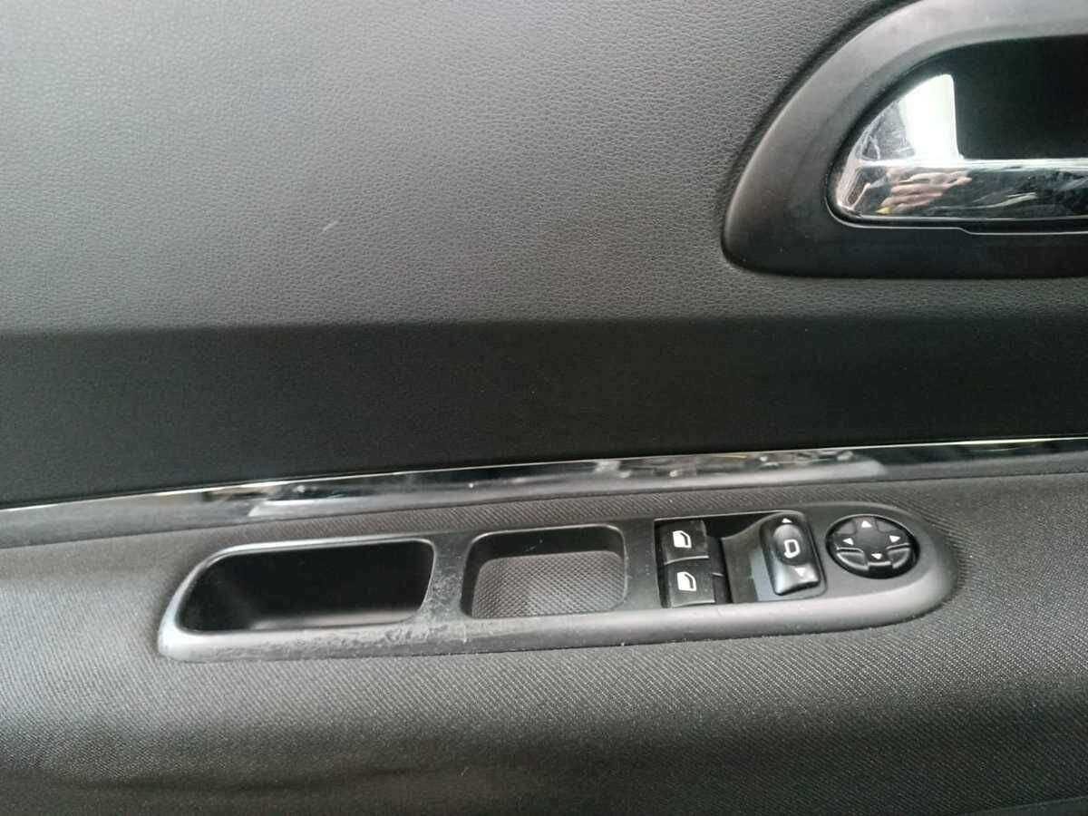 Б/У Пежо 3008 2011 года. Фото: #13