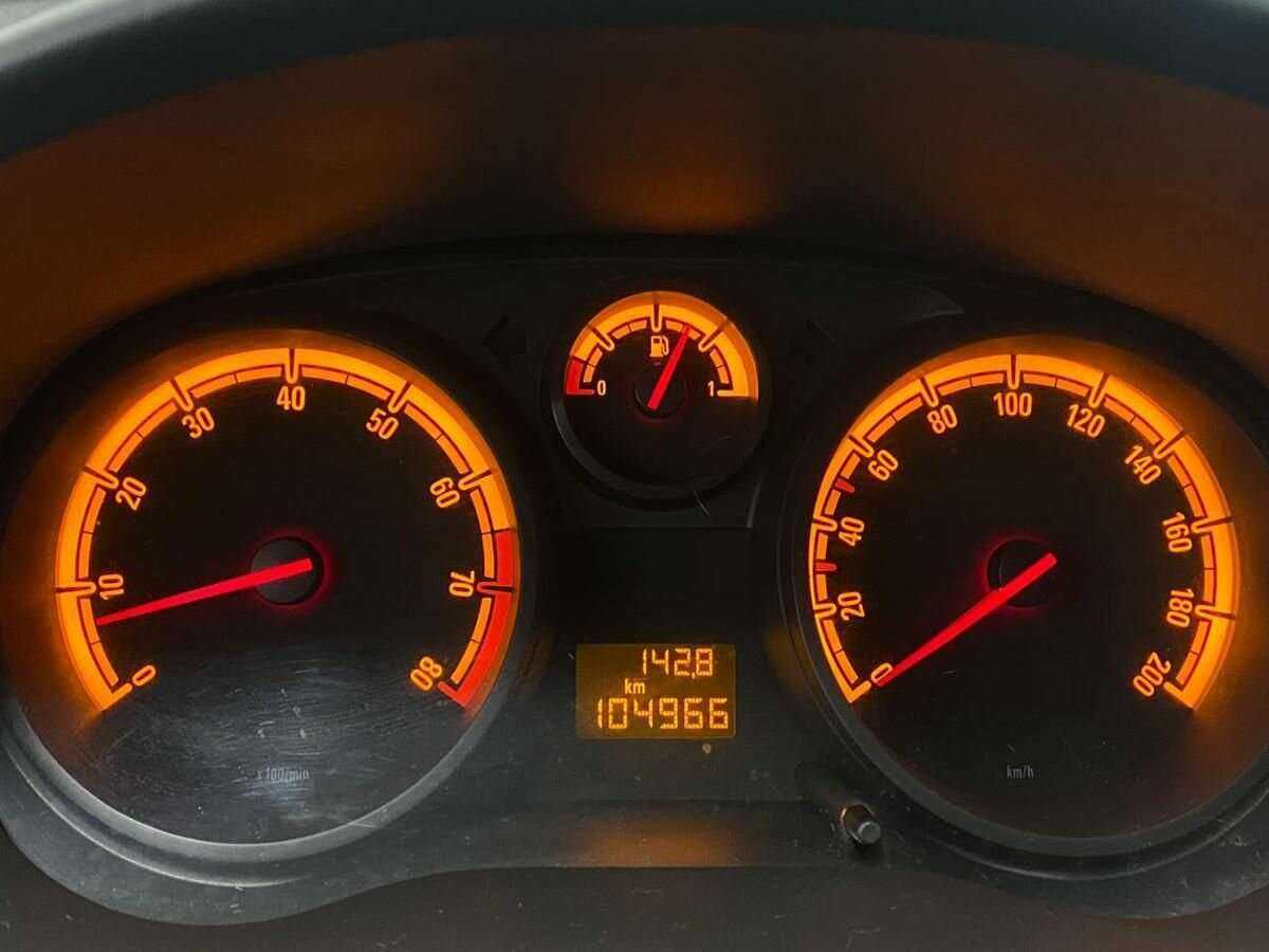 Б/У Опель Корса 2012 года. Фото: #11