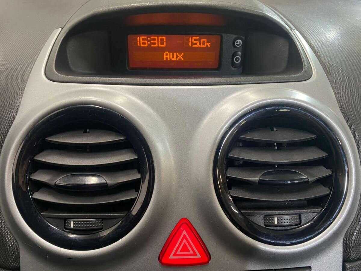 Б/У Опель Корса 2012 года. Фото: #13