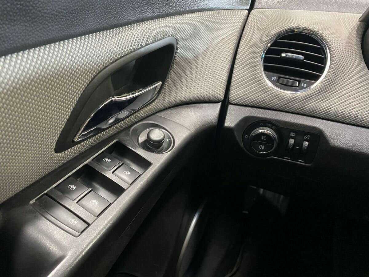 Б/У Шевроле Круз 2011 года. Фото: #15