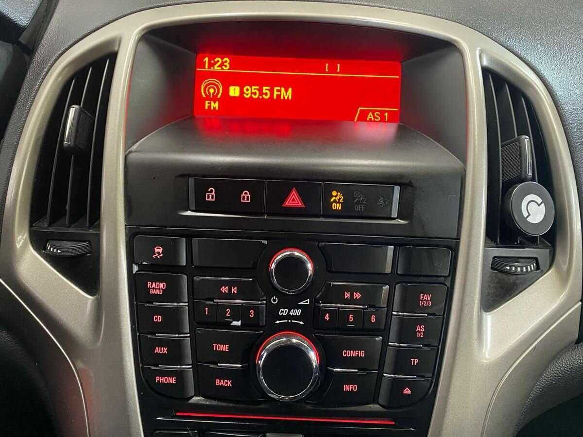 Б/У Опель Астра 2010 года. Фото: #12