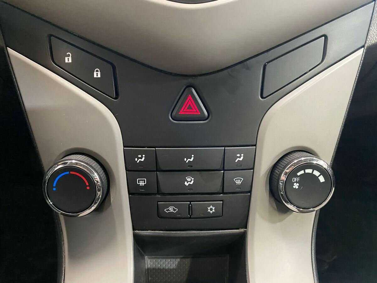 Б/У Шевроле Круз 2011 года. Фото: #13