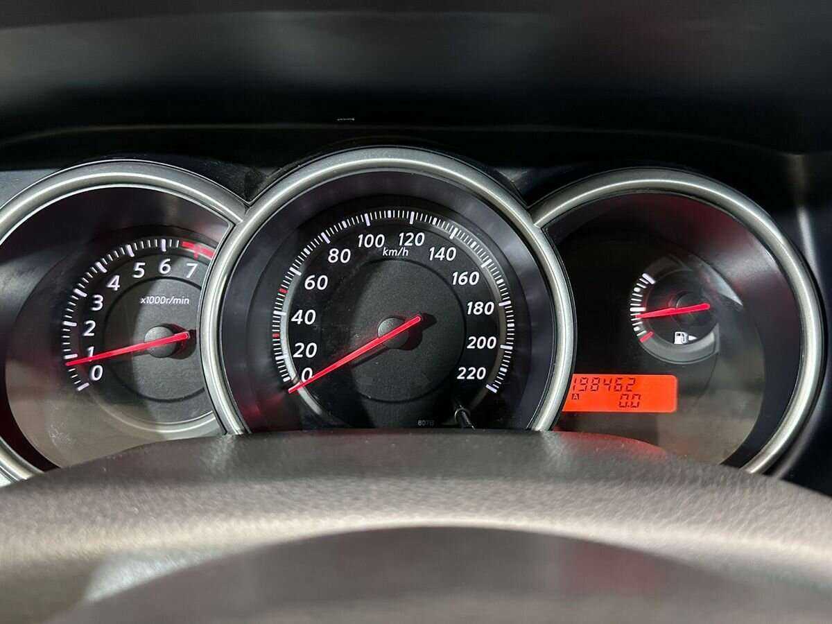 Б/У Ниссан Тиида 2010 года. Фото: #11