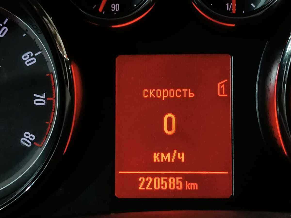 Б/У Опель Астра 2012 года. Фото: #12