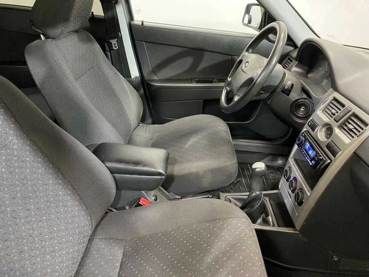 Б/У Лада (ВАЗ) Приора 2011 года. Фото: #9