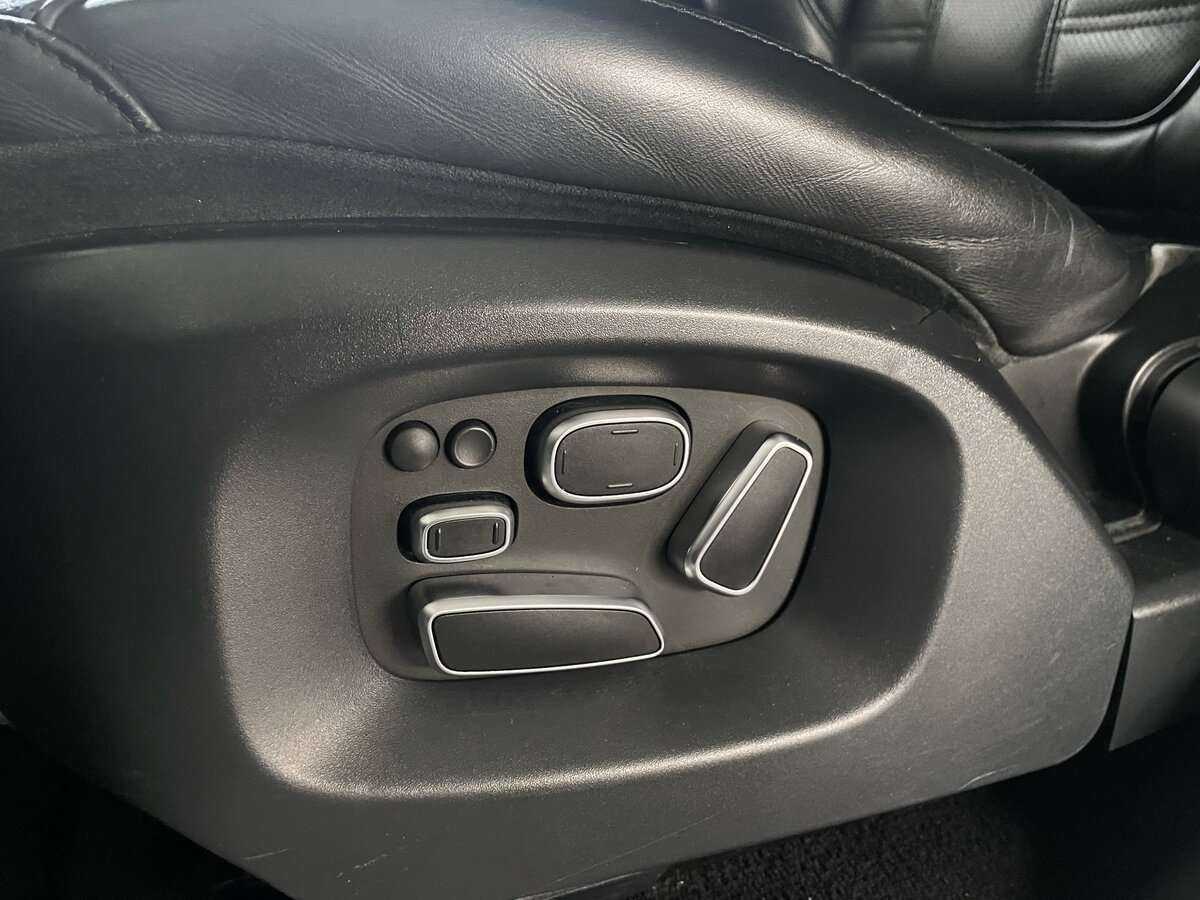 Б/У Лэнд Ровер Рэнж Ровер Спорт 2013 года. Фото: #17