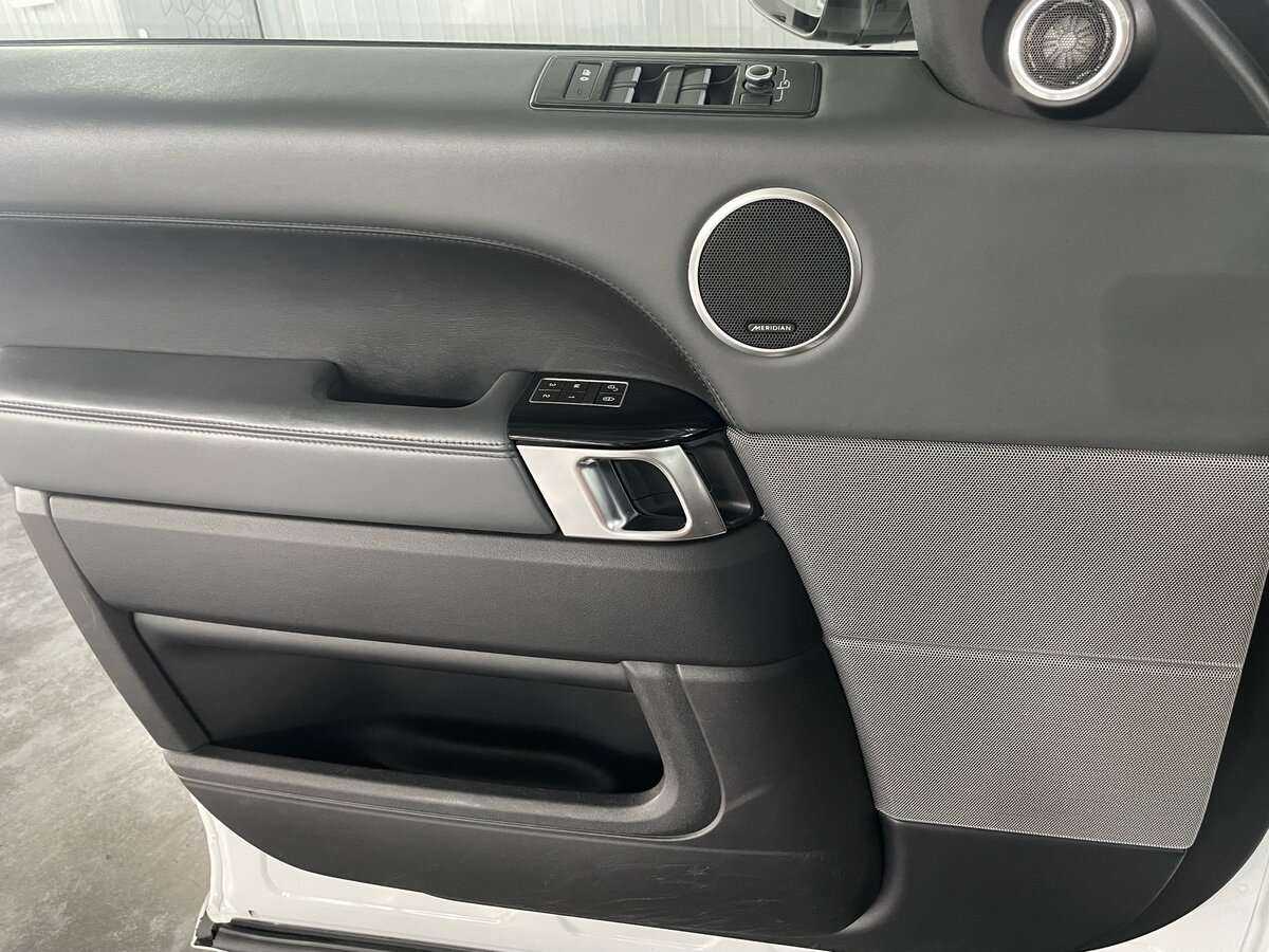 Б/У Лэнд Ровер Рэнж Ровер Спорт 2013 года. Фото: #25