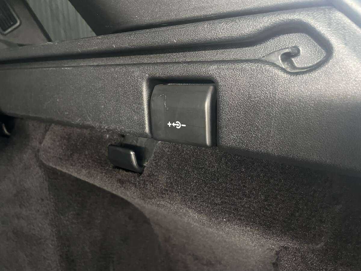 Б/У Лэнд Ровер Рэнж Ровер Спорт 2013 года. Фото: #32