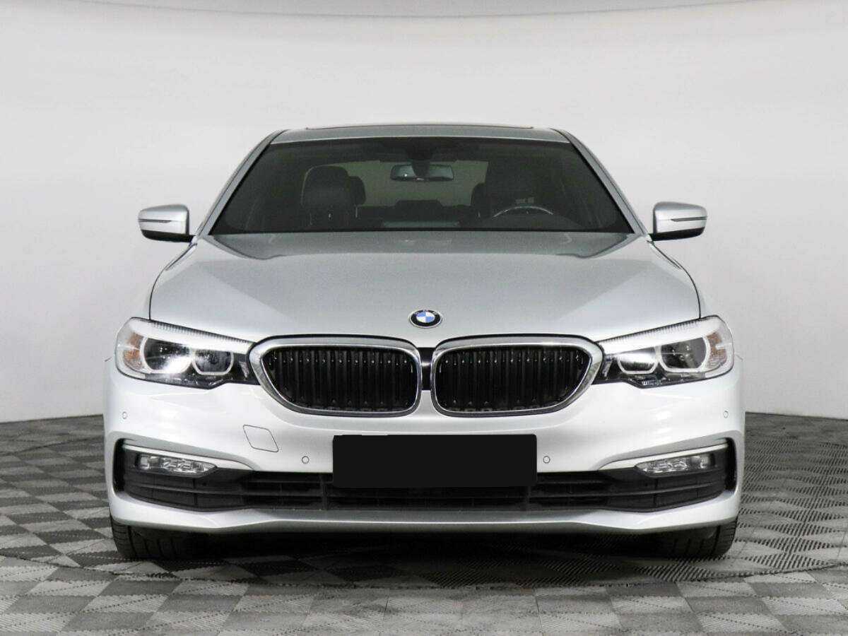 Б/У БМВ 5 серии 2017 года. Фото: #2