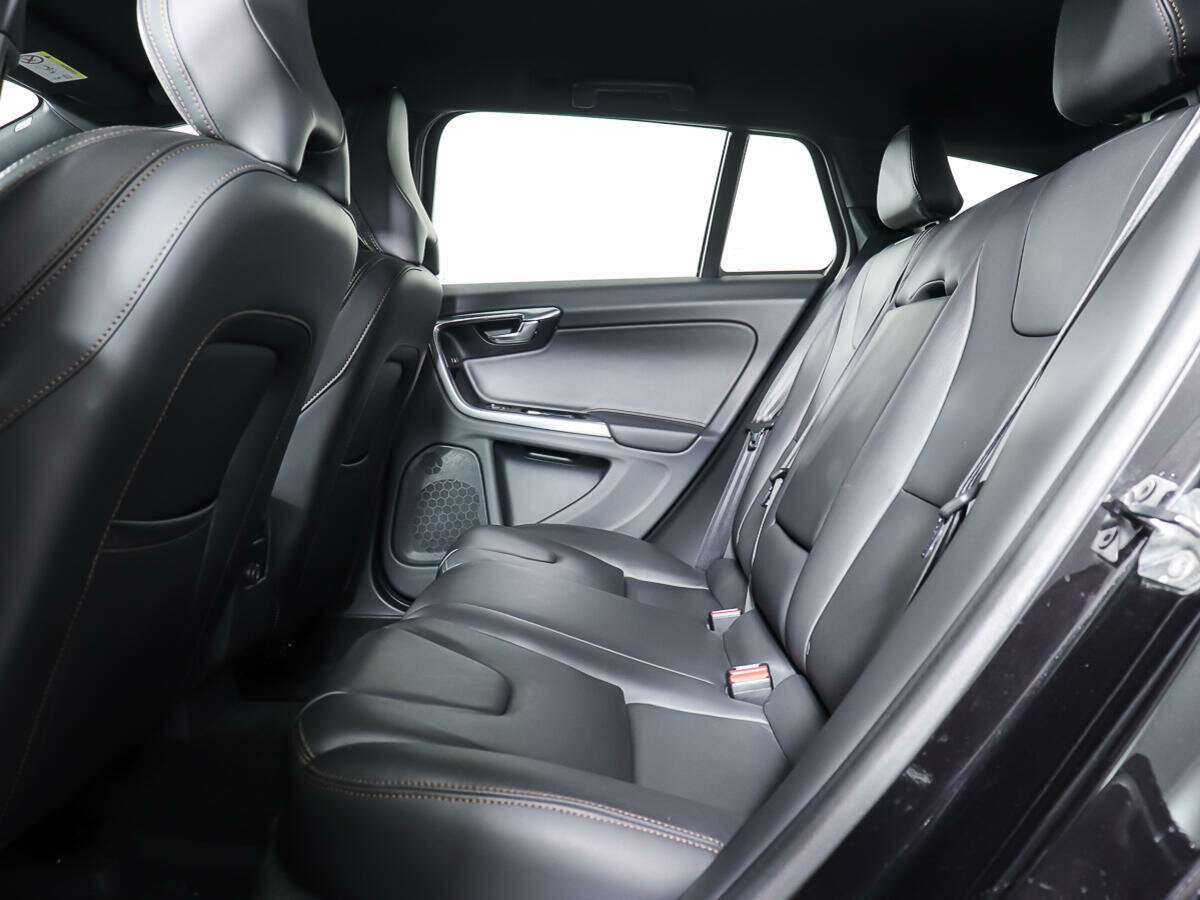 Б/У Вольво В60 Кросс Кантри 2016 года. Фото: #9