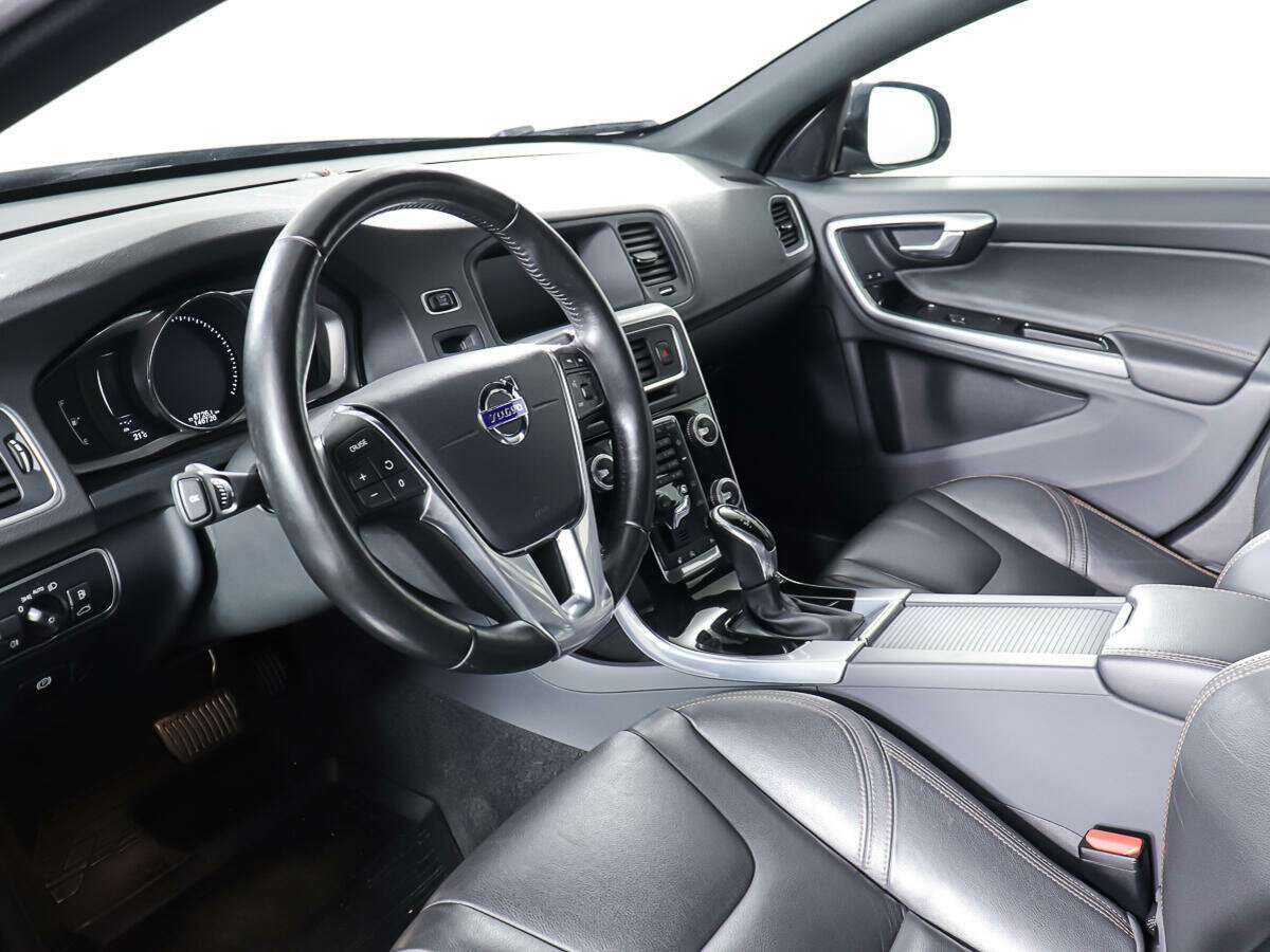 Б/У Вольво В60 Кросс Кантри 2016 года. Фото: #12