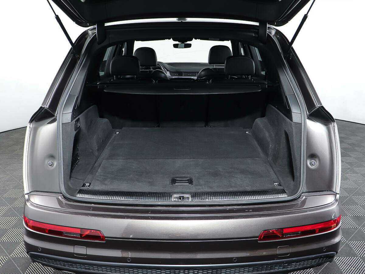 Б/У Ауди К7 2015 года. Фото: #9