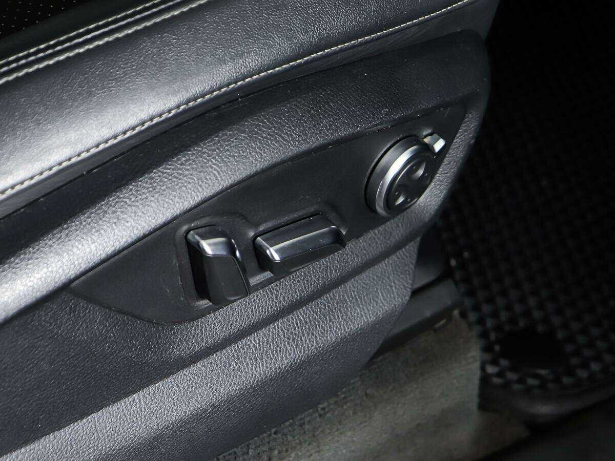 Б/У Ауди К7 2015 года. Фото: #19