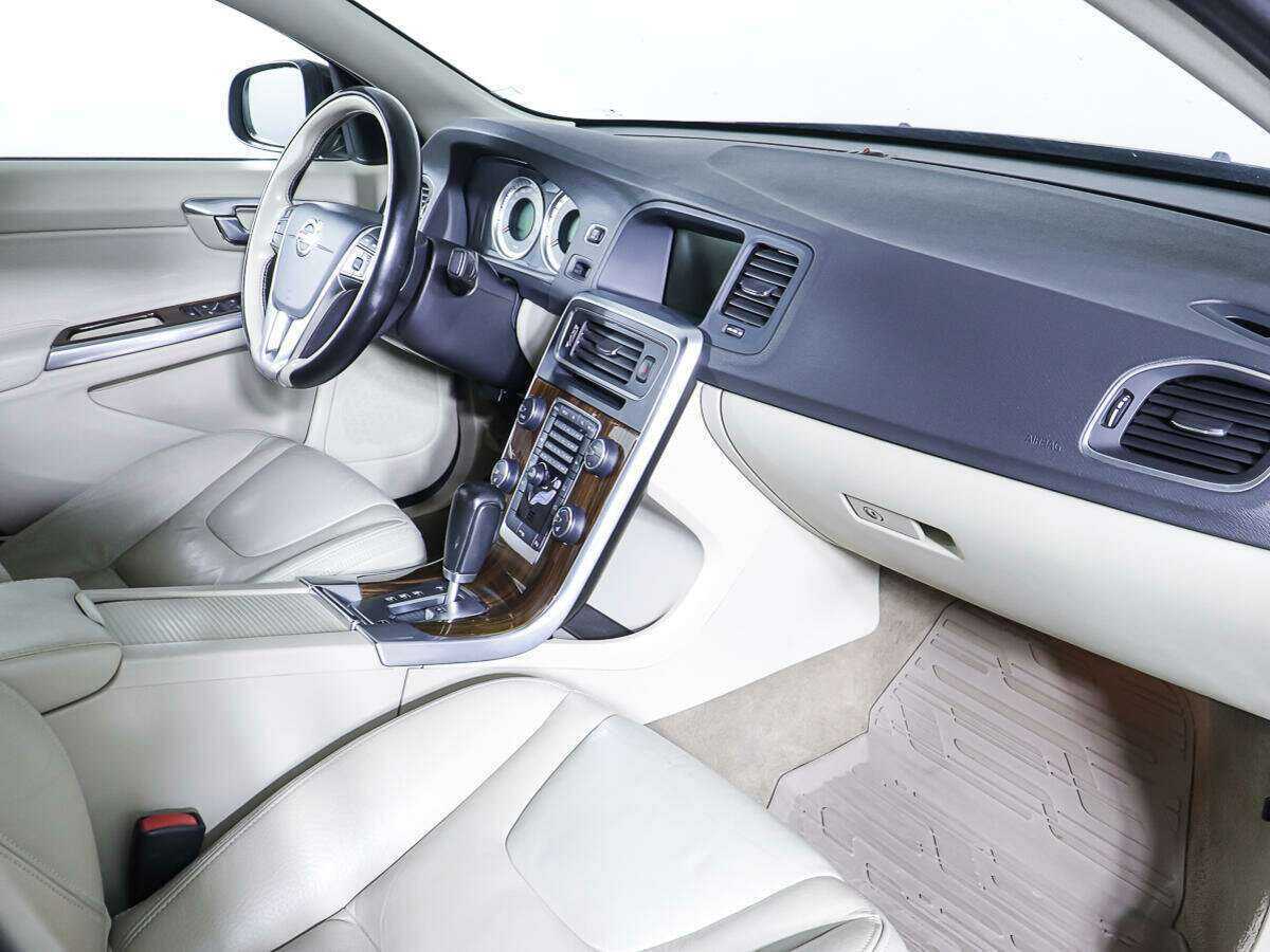 Б/У Вольво С60 2011 года. Фото: #8