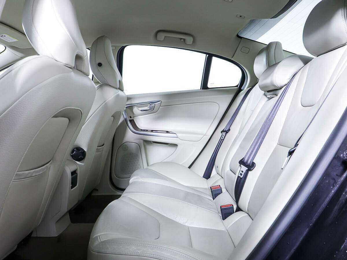 Б/У Вольво С60 2011 года. Фото: #9