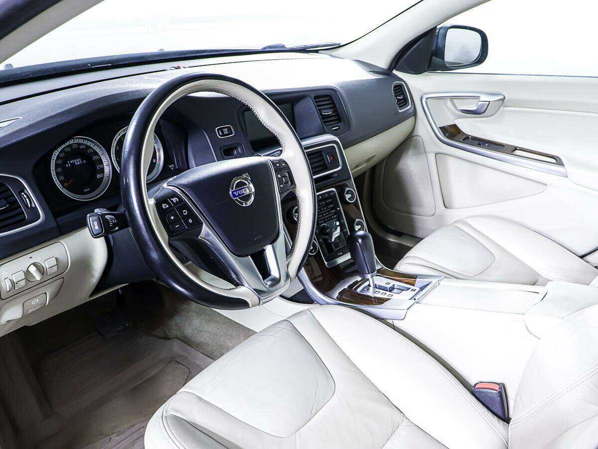 Б/У Вольво С60 2011 года. Фото: #12