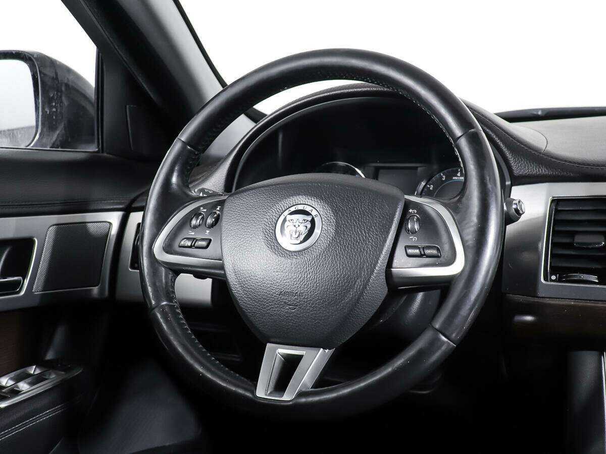 Б/У Ягуар ИксФ 2013 года. Фото: #14