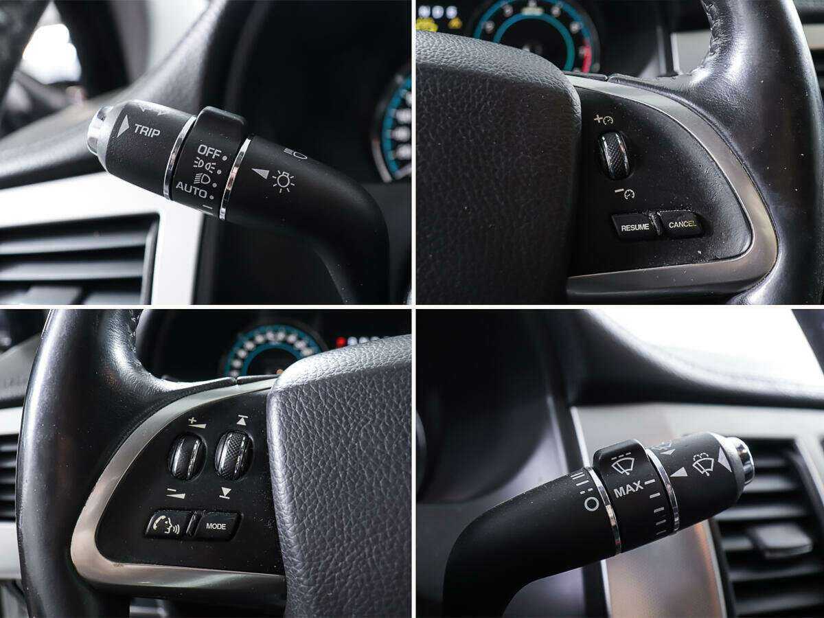 Б/У Ягуар ИксФ 2013 года. Фото: #16