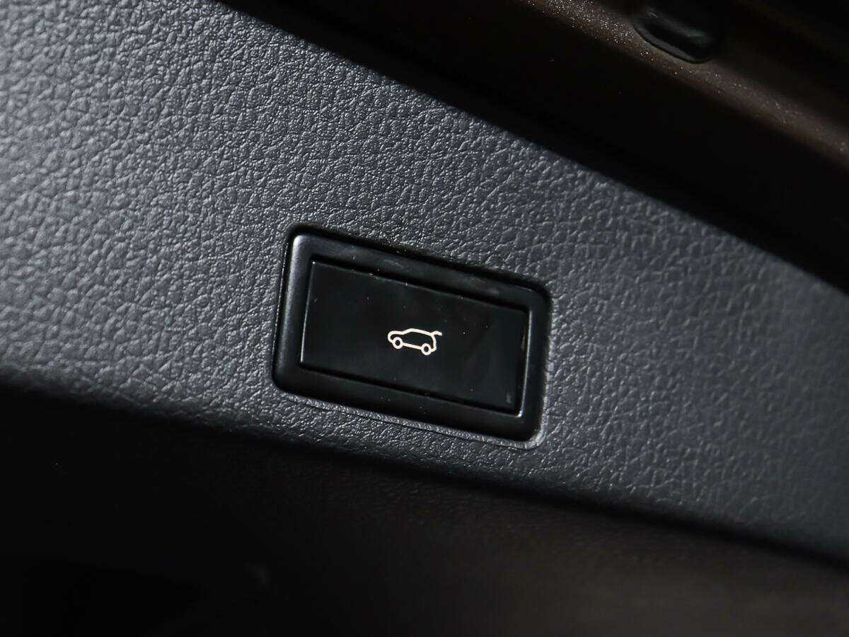 Б/У Фольксваген Туарег 2013 года. Фото: #16