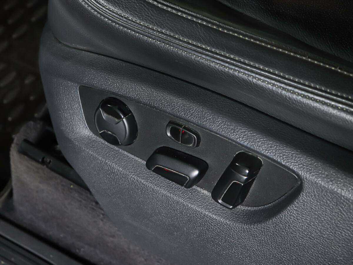 Б/У Фольксваген Туарег 2013 года. Фото: #17