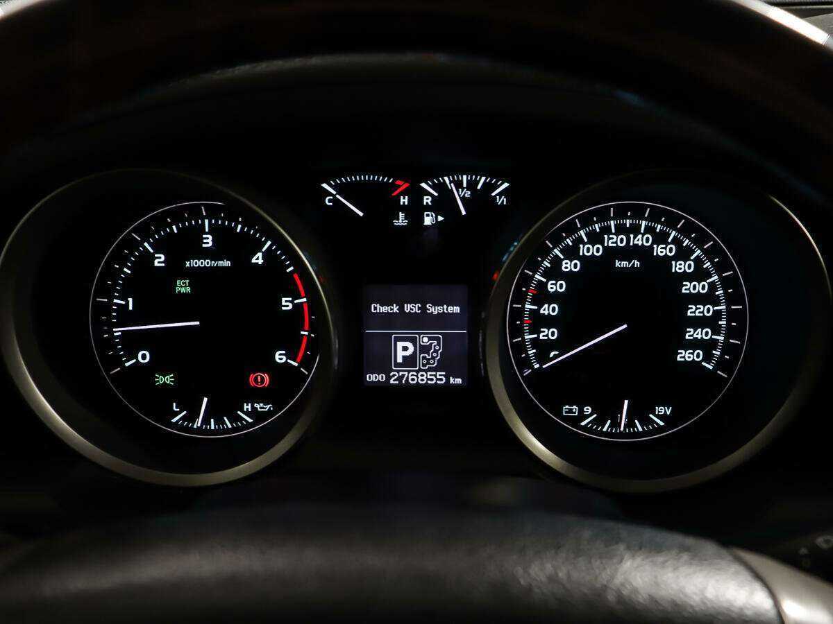 Б/У Тойота Лэнд Крузер 2011 года. Фото: #12