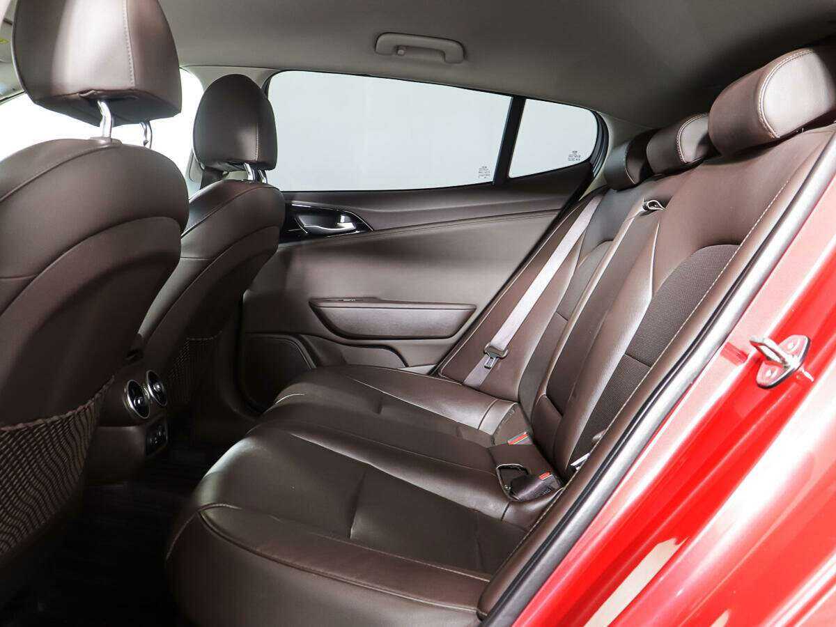 Б/У Киа Стингер 2018 года. Фото: #9