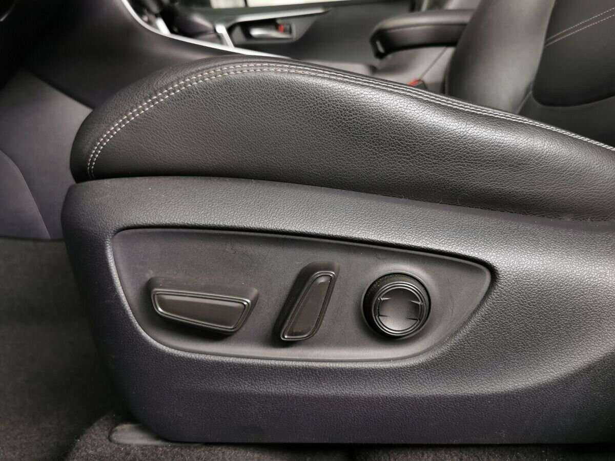 Б/У Тойота Рав4 2019 года. Фото: #17