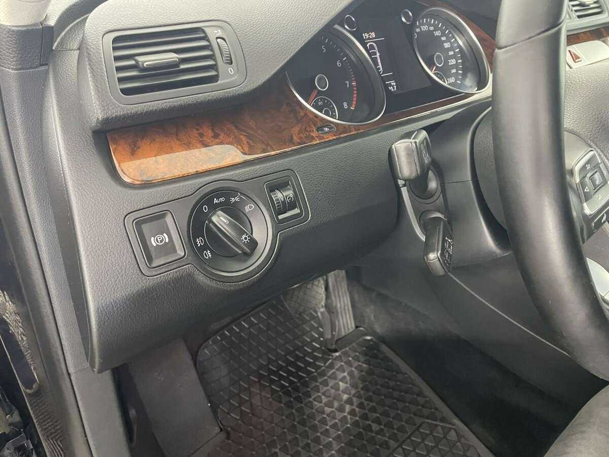 Б/У Фольксваген Пассат 2010 года. Фото: #8