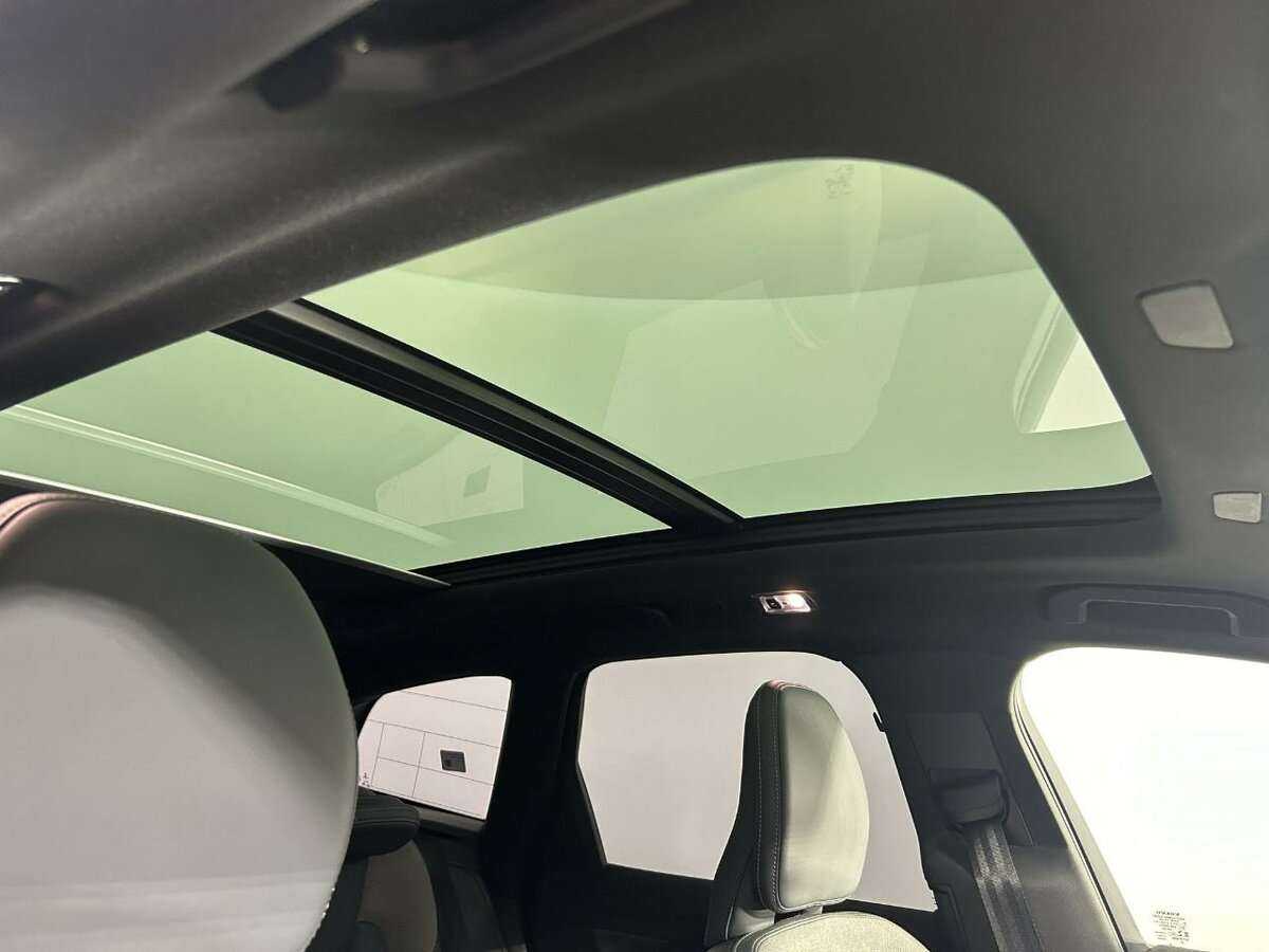 Б/У Вольво ИксЦ60 2021 года. Фото: #14